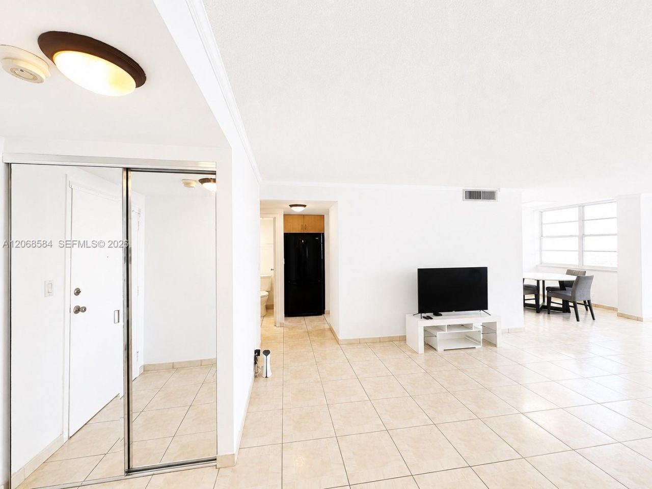 250 174th St, Unit 1615, Sunny Isles Beach, FL 33160 Photo