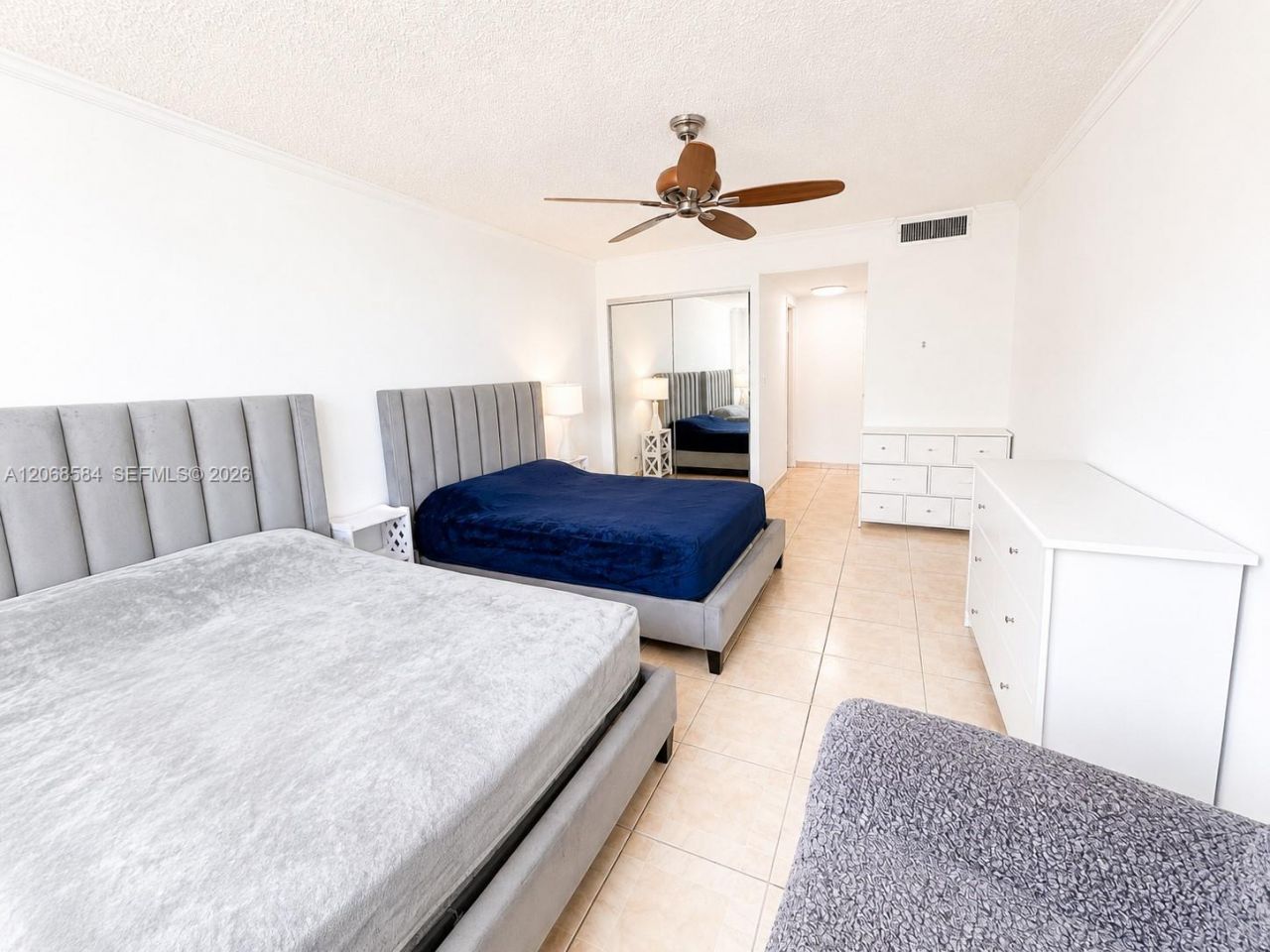 250 174th St, Unit 1615, Sunny Isles Beach, FL 33160 Photo