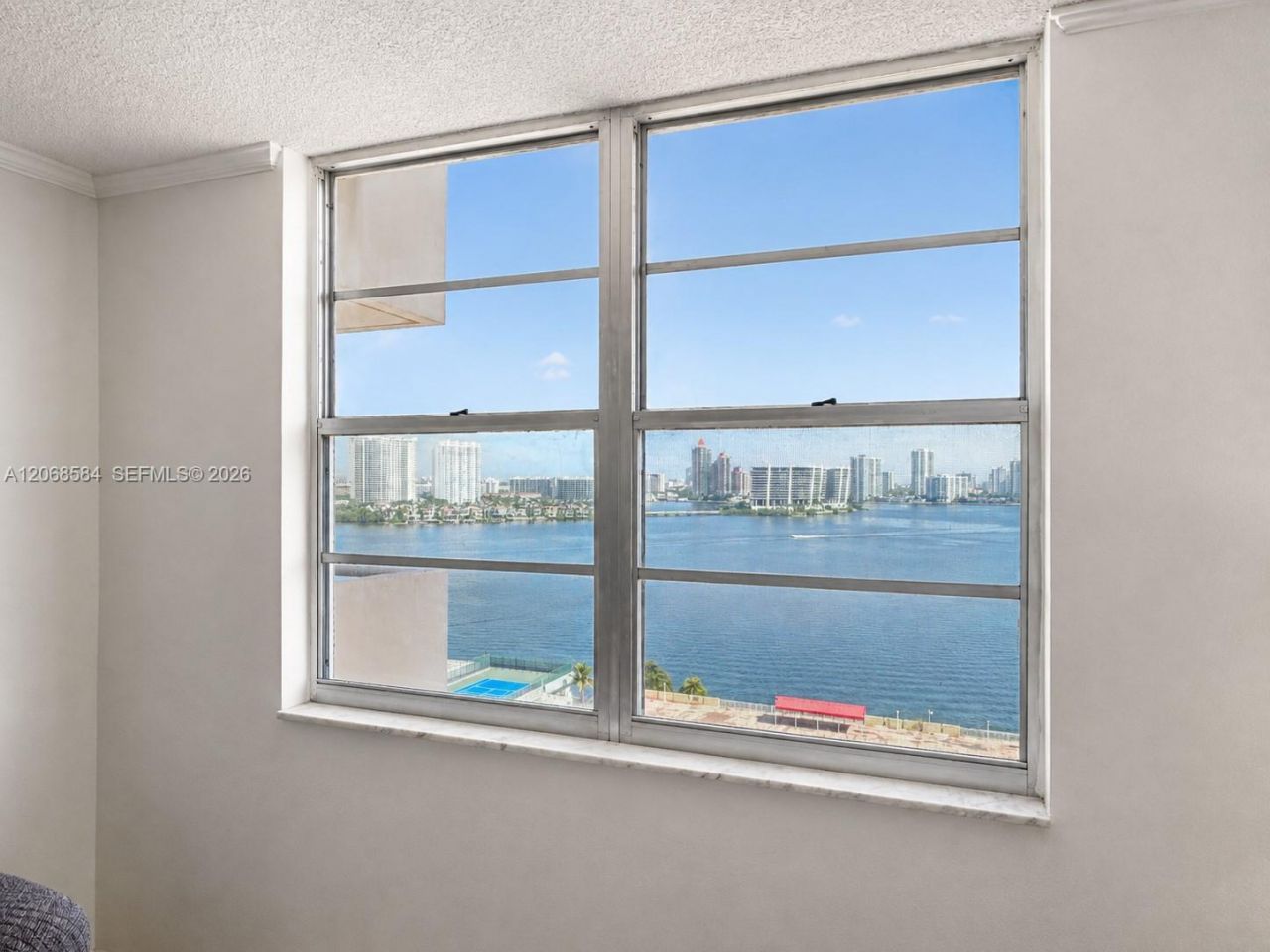 250 174th St, Unit 1615, Sunny Isles Beach, FL 33160 Photo
