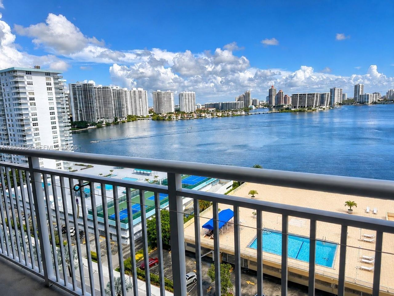 250 174th St, Unit 1615, Sunny Isles Beach, FL 33160 Photo