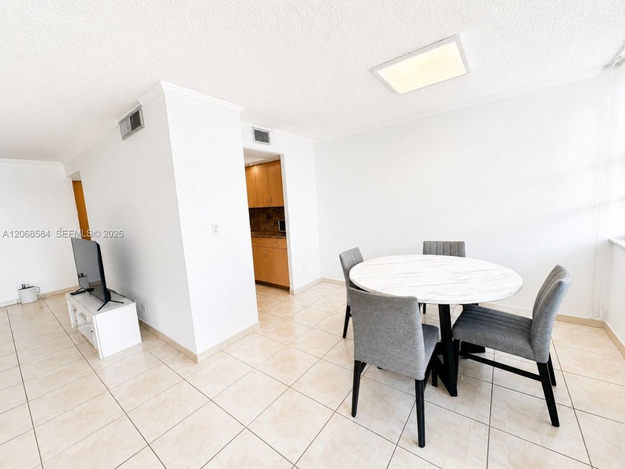 250 174th St, Unit 1615, Sunny Isles Beach, FL 33160 Photo