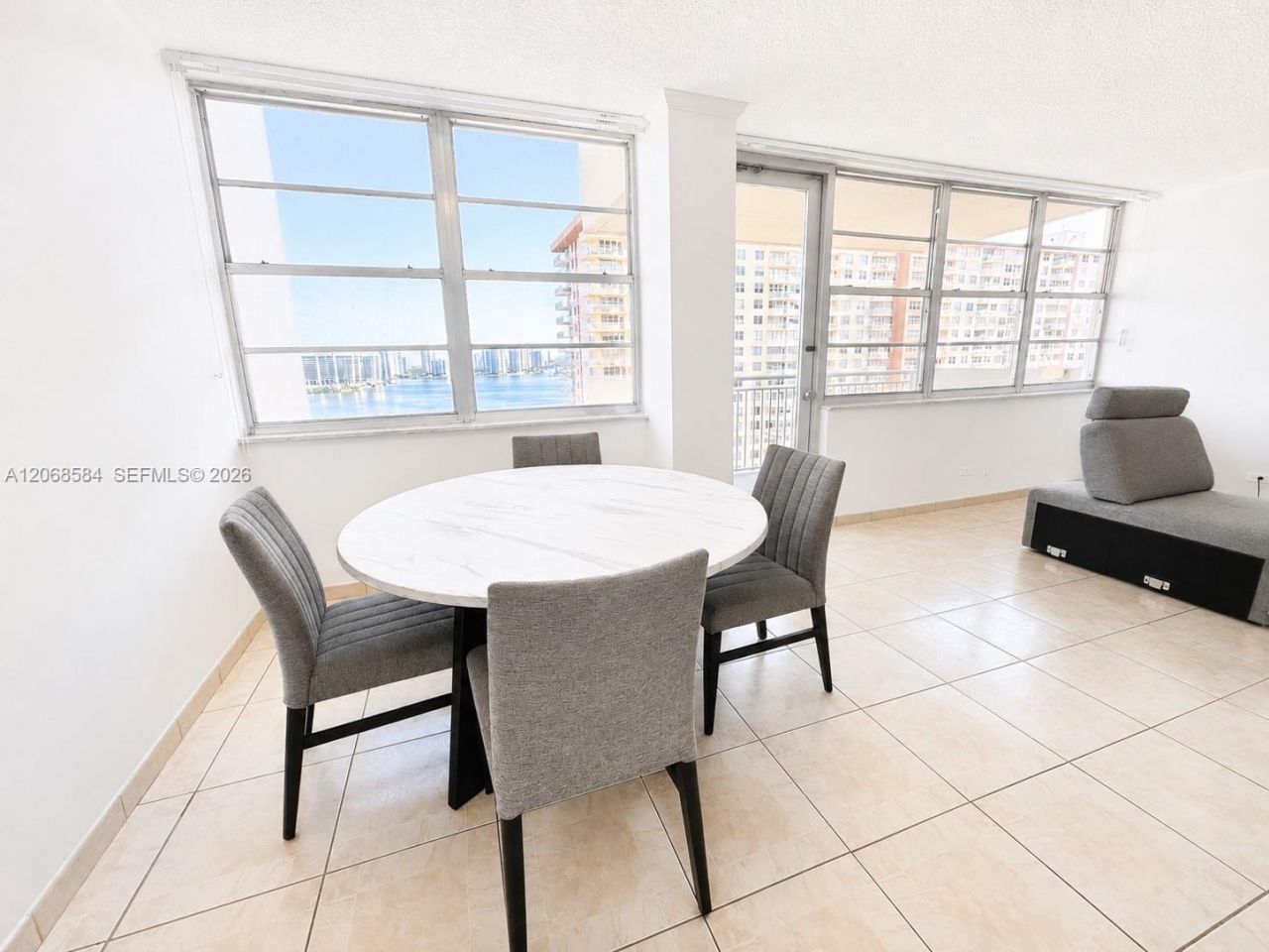 250 174th St, Unit 1615, Sunny Isles Beach, FL 33160 Photo