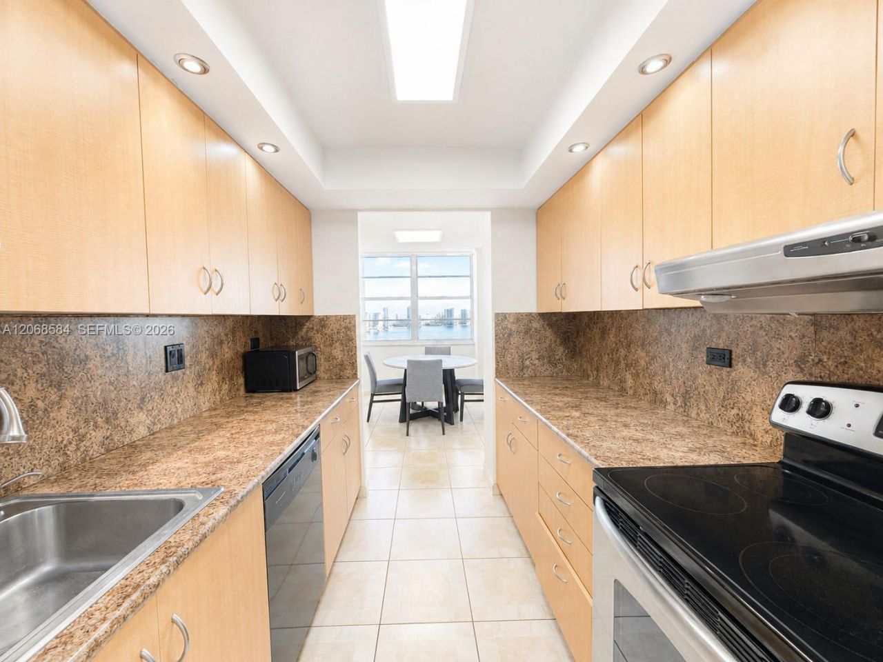 250 174th St, Unit 1615, Sunny Isles Beach, FL 33160 Photo