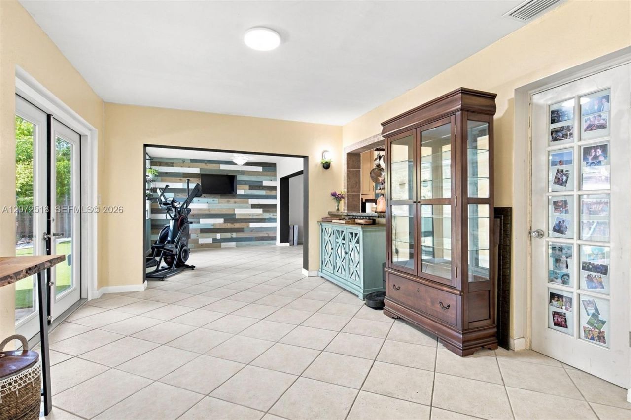 7640 NW 8th St , Pembroke Pines, FL 33024 Photo
