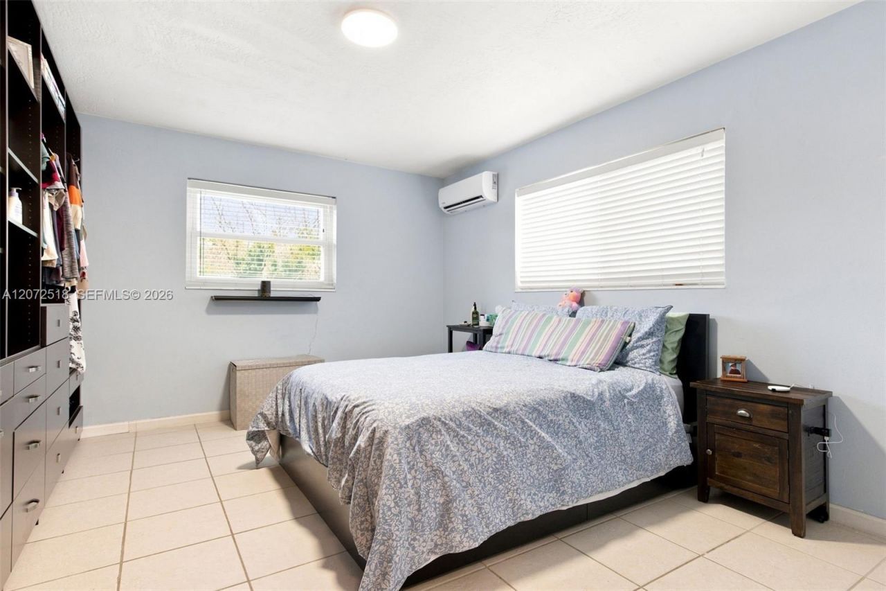 7640 NW 8th St , Pembroke Pines, FL 33024 Photo