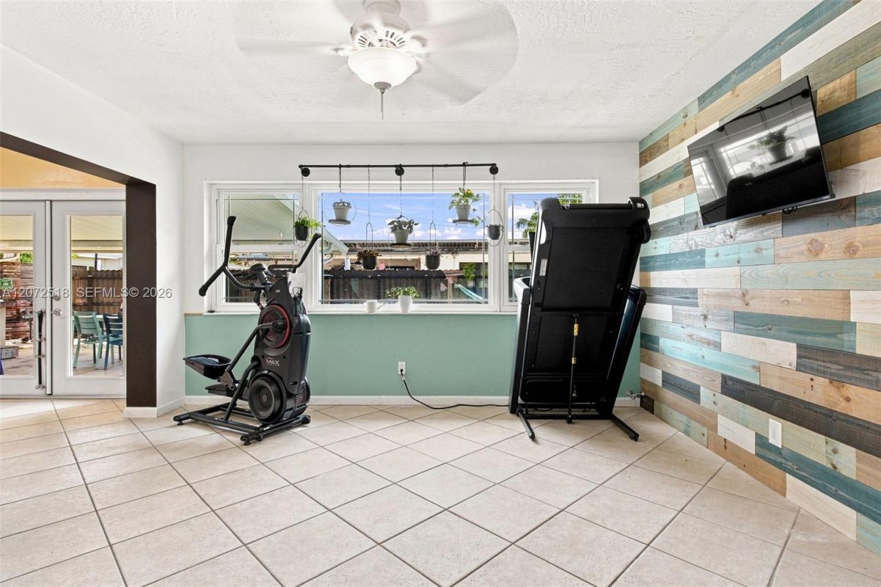 7640 NW 8th St , Pembroke Pines, FL 33024 Photo
