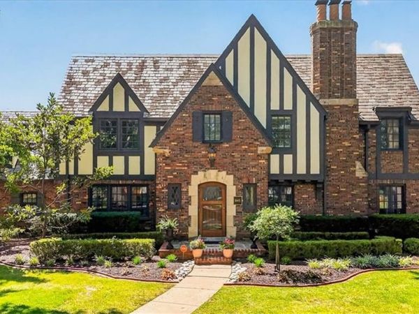 845 W 52nd Terrace, Kansas City, MO 64112
