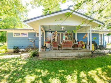8 Surfside Drive, Irving, NY 14081