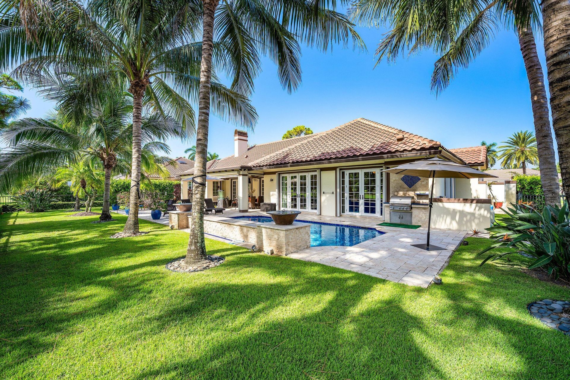 586 N Country Club Drive, Atlantis, FL 33462 Photo