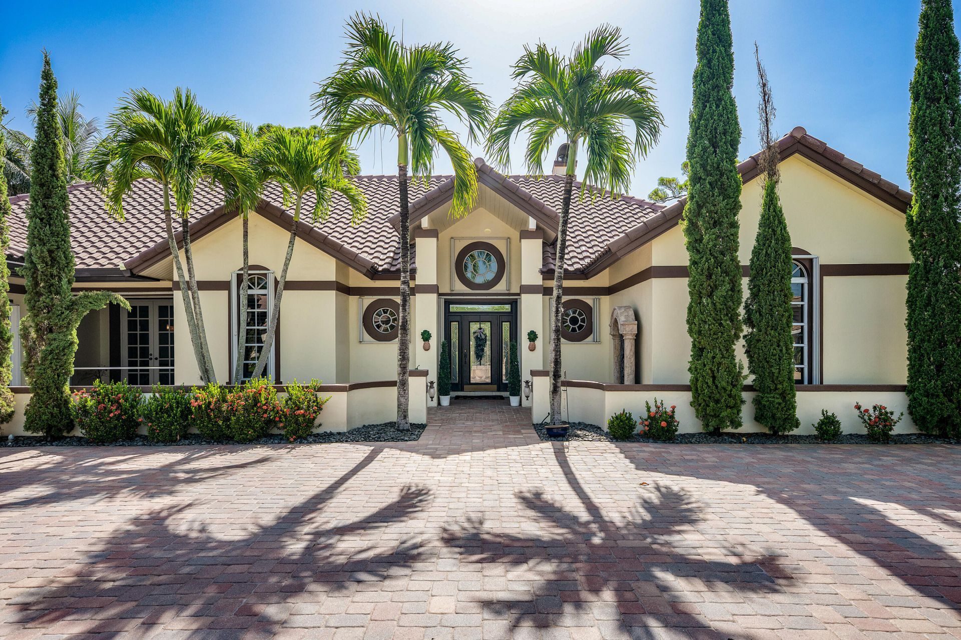 586 N Country Club Drive, Atlantis, FL 33462 Photo