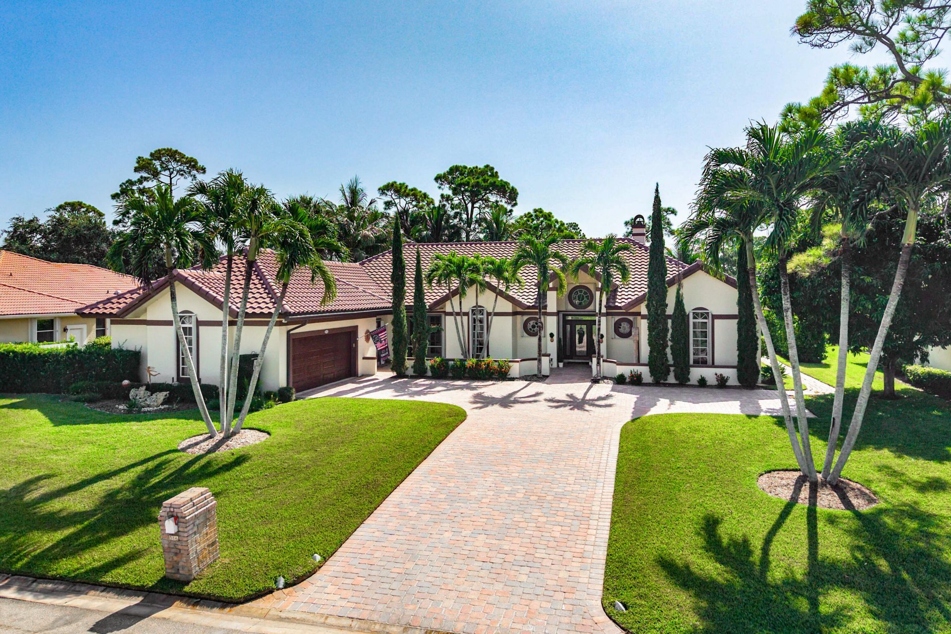586 N Country Club Drive, Atlantis, FL 33462 Photo