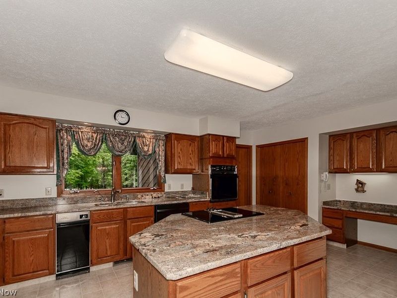 9731 Riverwood Lane, Auburn, OH 44023 Photo 10
