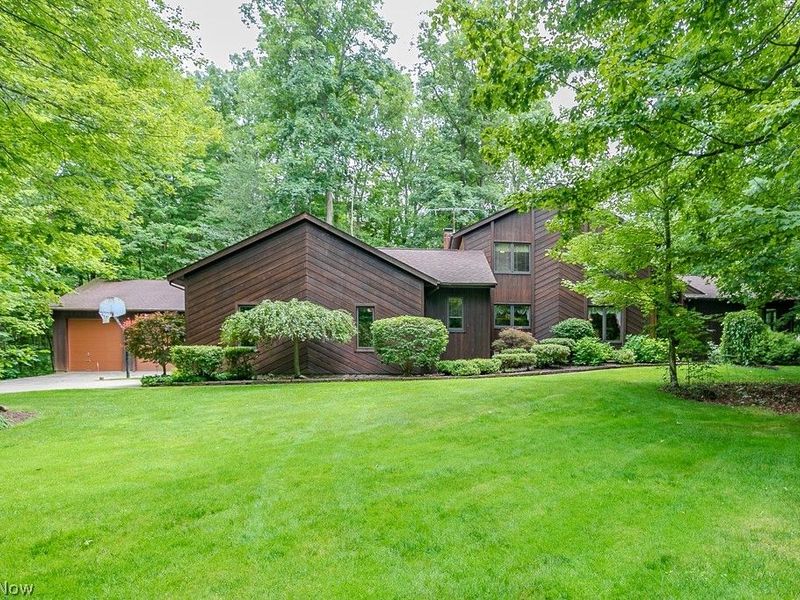 9731 Riverwood Lane, Auburn, OH 44023 Photo 3