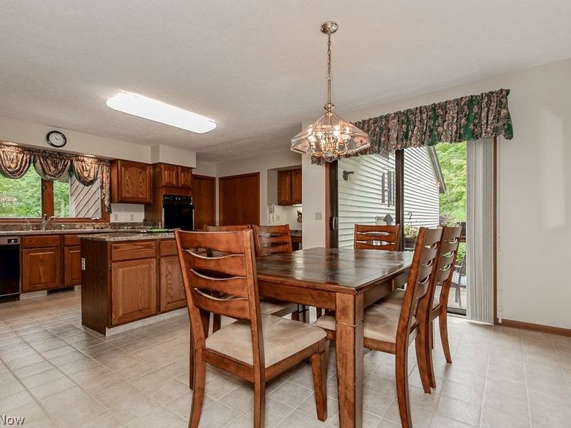 9731 Riverwood Lane, Auburn, OH 44023 Photo 8