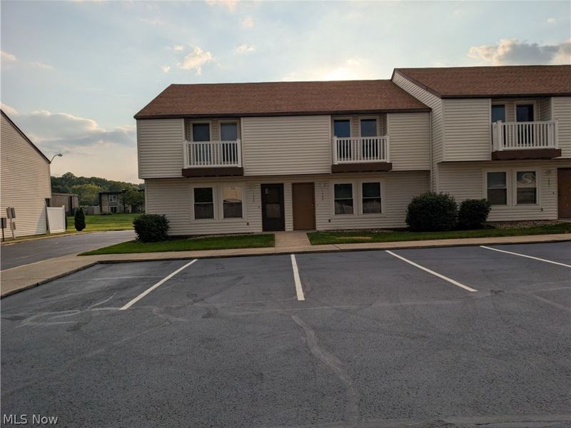 1565 Whitehall Boulevard, Kent, OH 44240 Photo 2