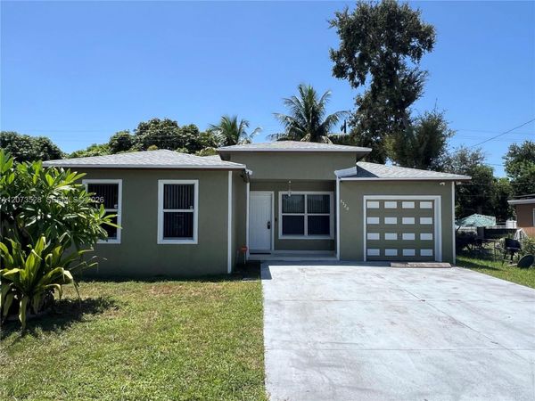 3520 NW 213th Ter , Miami Gardens, FL 33056