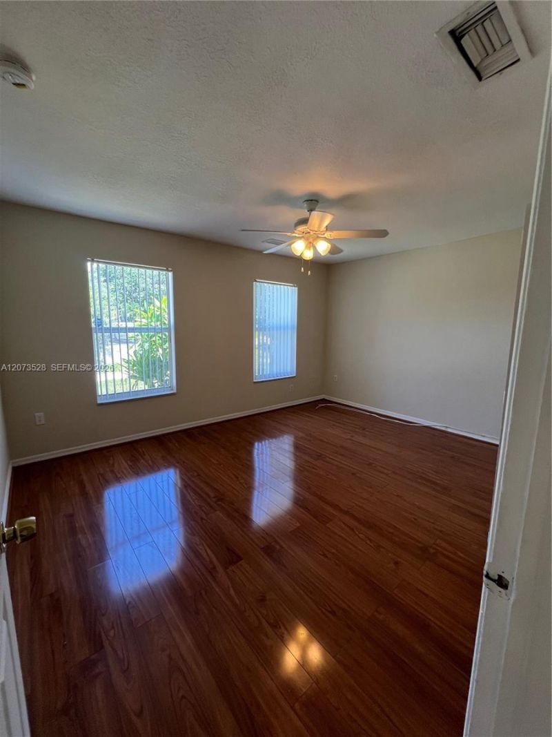 3520 NW 213th Ter , Miami Gardens, FL 33056 Photo