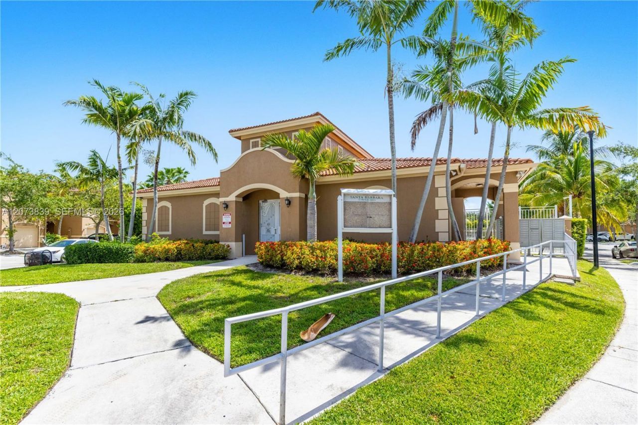 8549 SW 214th Ln , Cutler Bay, FL 33189 Photo
