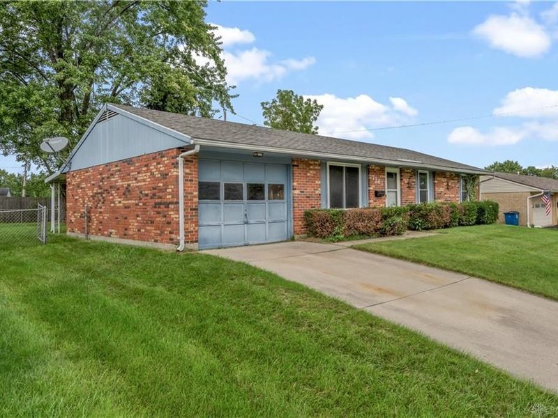 7161 Saffron Drive, Huber Heights, OH 45424 Photo 3