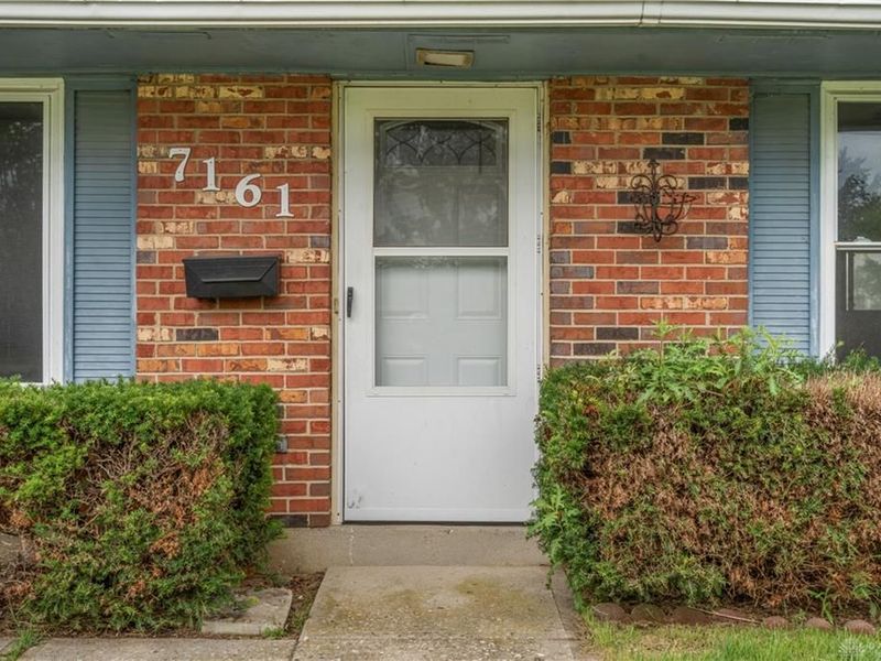 7161 Saffron Drive, Huber Heights, OH 45424 Photo 8