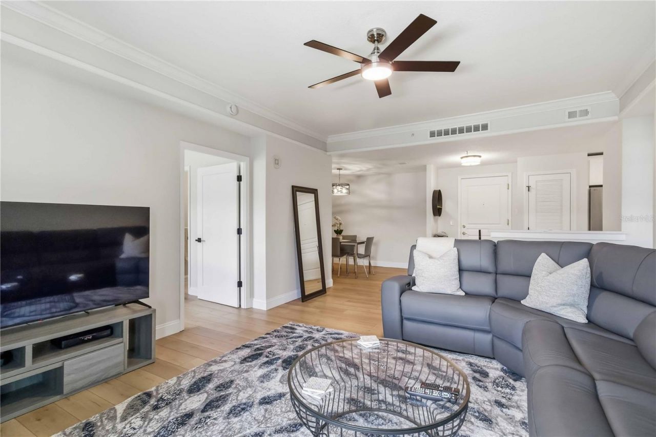750 N Tamiami Trail , Unit 312, Sarasota, FL 34236 Photo