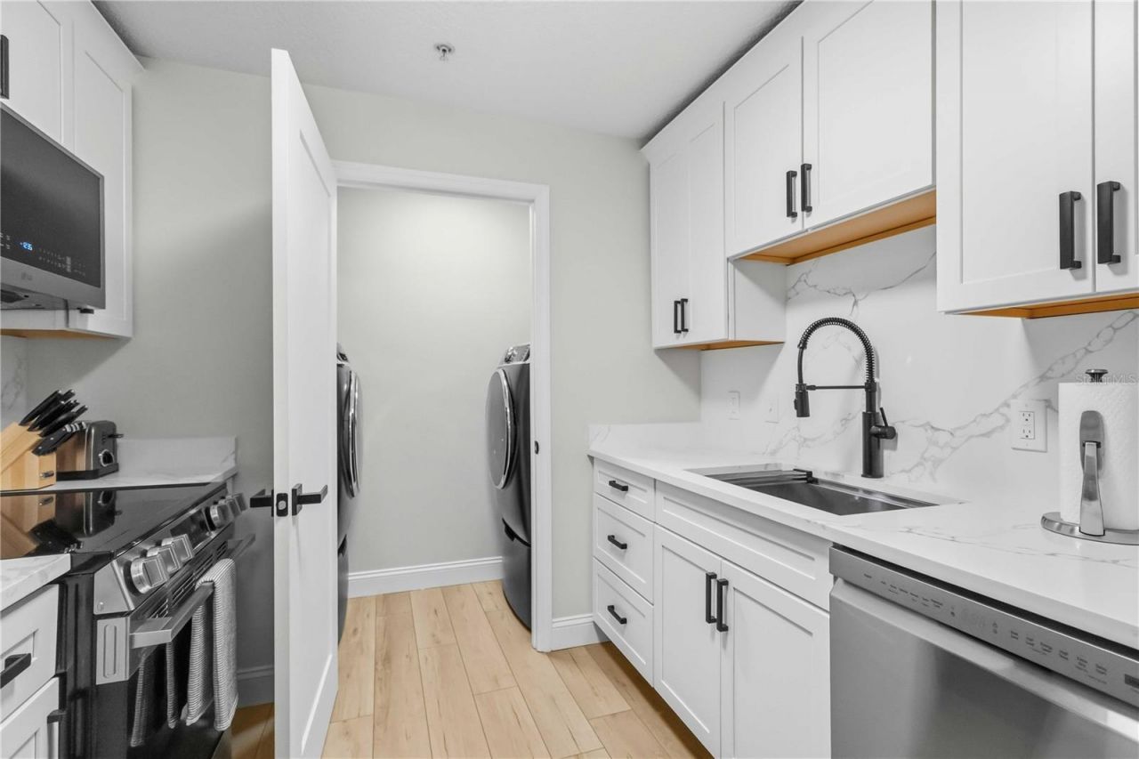 750 N Tamiami Trail , Unit 312, Sarasota, FL 34236 Photo