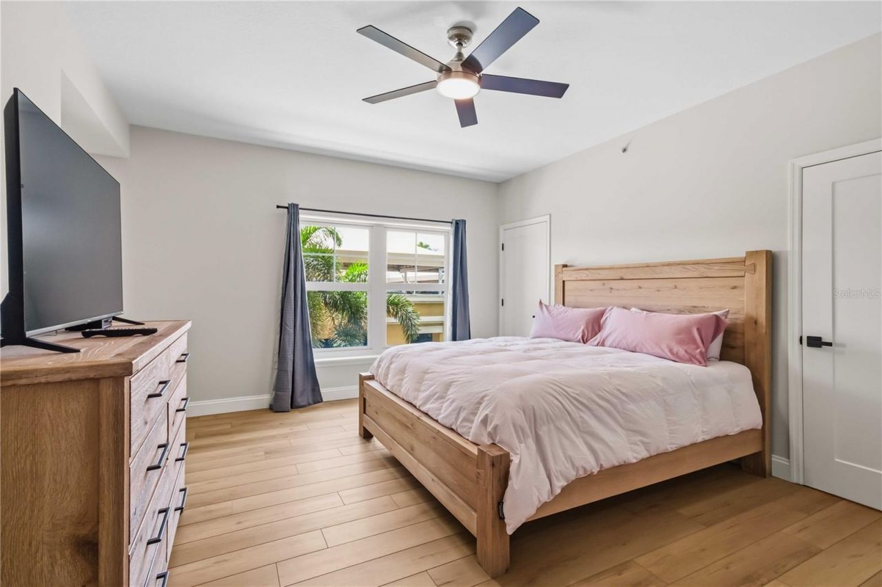 750 N Tamiami Trail , Unit 312, Sarasota, FL 34236 Photo