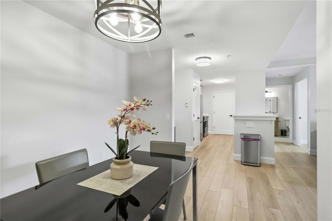 750 N Tamiami Trail , Unit 312, Sarasota, FL 34236 Photo
