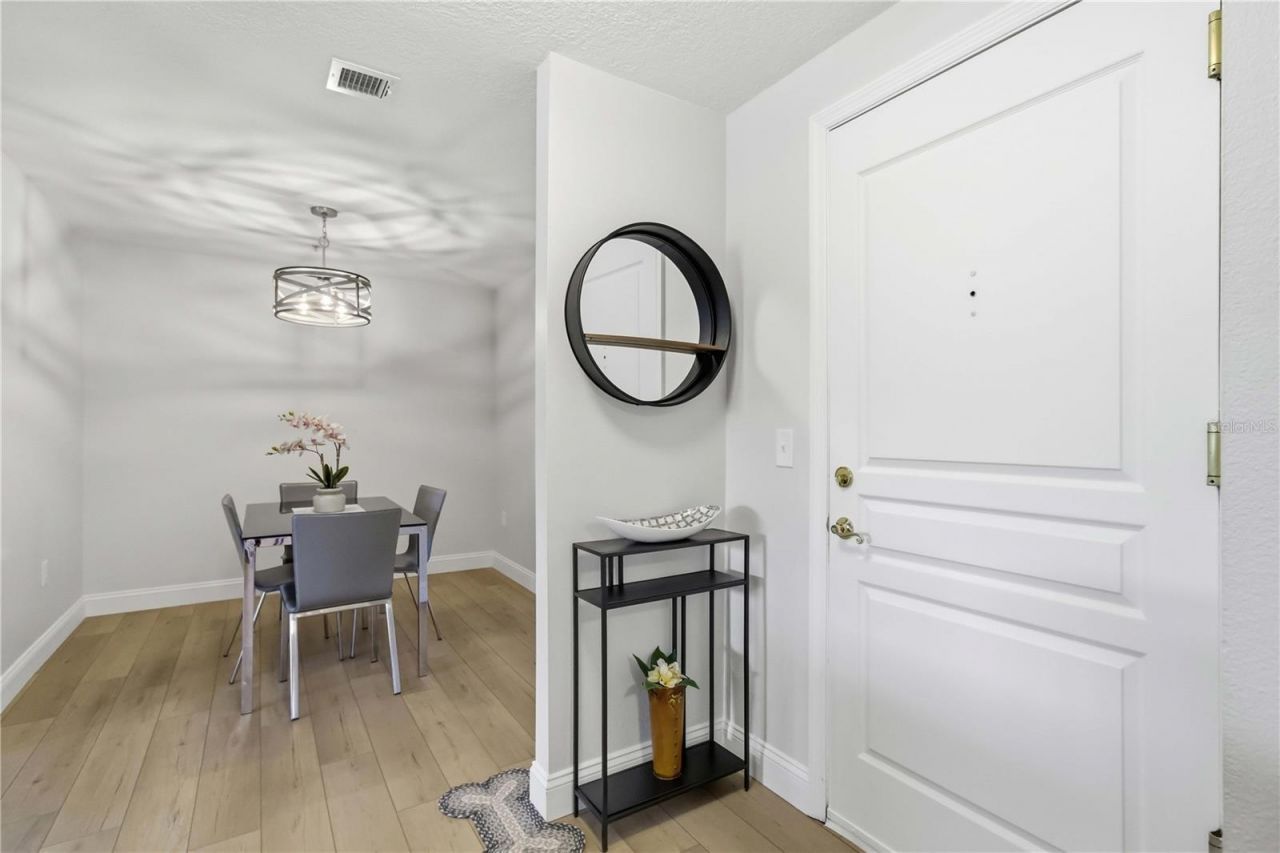 750 N Tamiami Trail , Unit 312, Sarasota, FL 34236 Photo