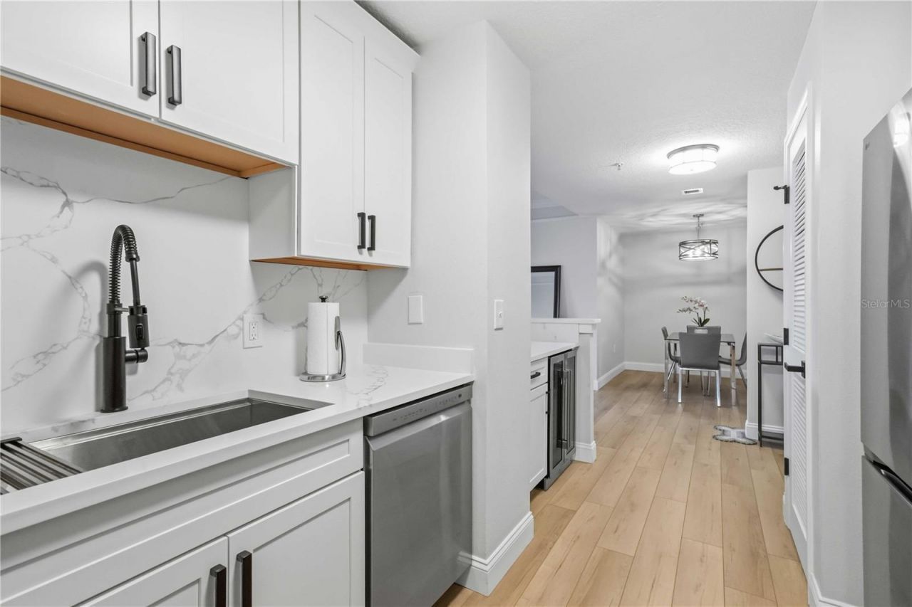 750 N Tamiami Trail , Unit 312, Sarasota, FL 34236 Photo