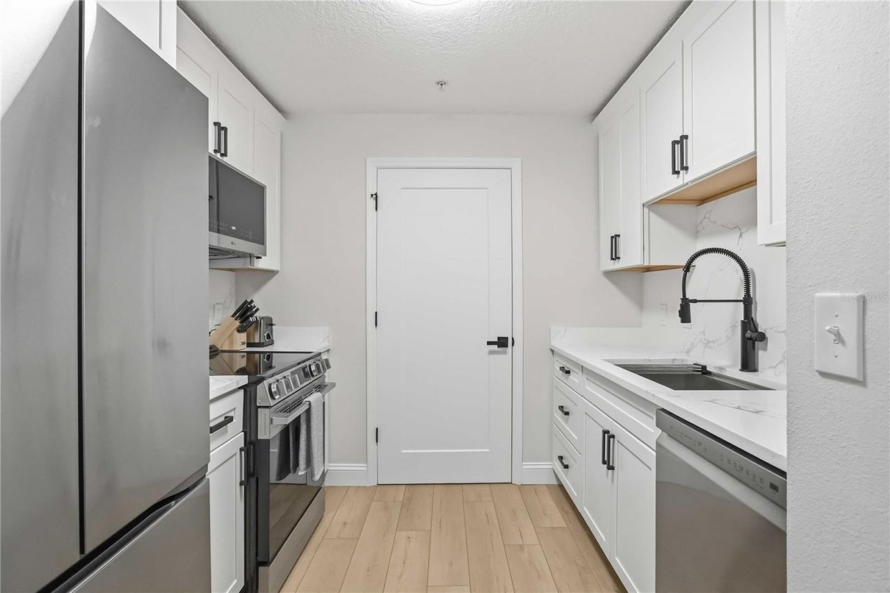 750 N Tamiami Trail , Unit 312, Sarasota, FL 34236 Photo
