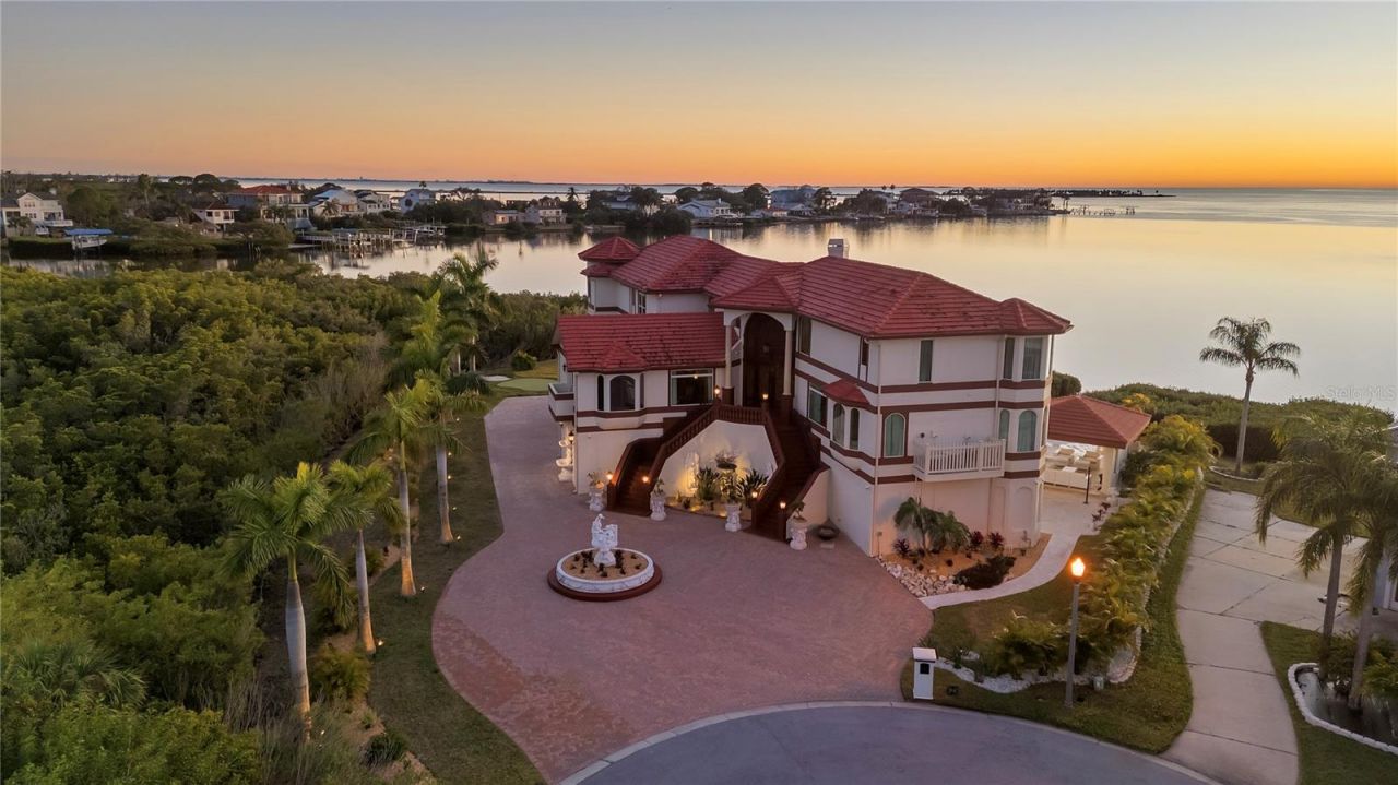 2115 Alexis Court, Tarpon Springs, FL 34689 Photo