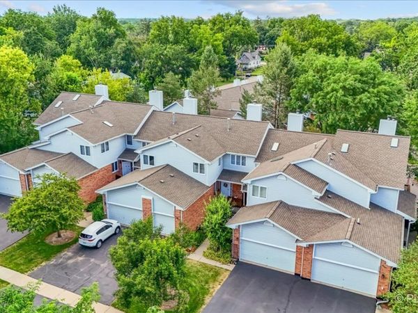 228 Charlotte Place , Cary, IL 60013