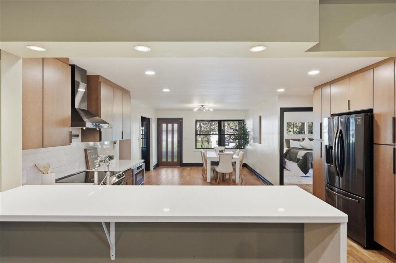 1203 Valley Drive Photo 11