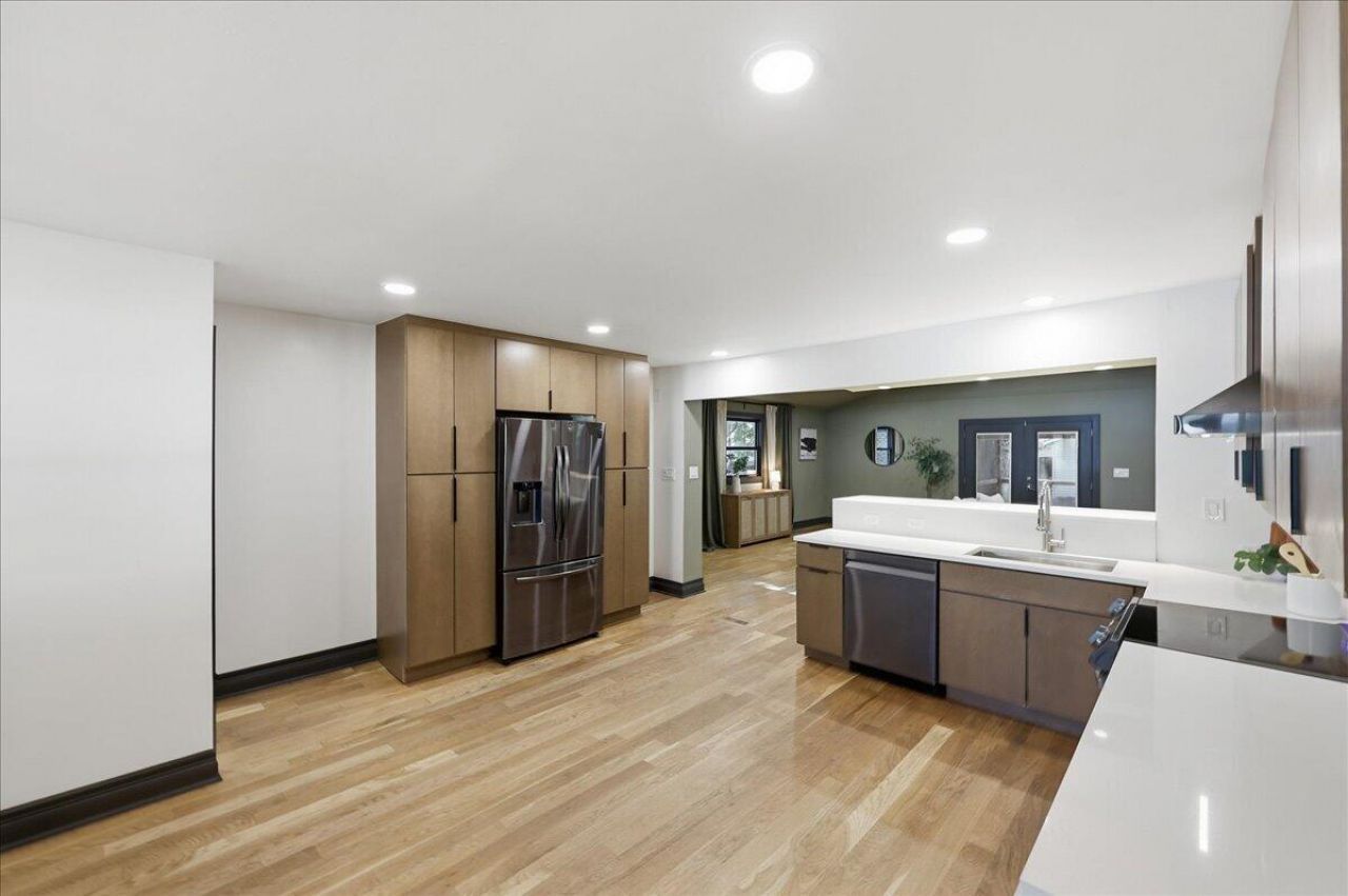 1203 Valley Drive Photo 14