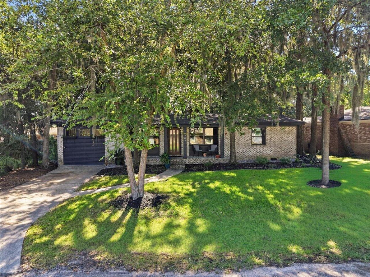 1203 Valley Drive Photo 4