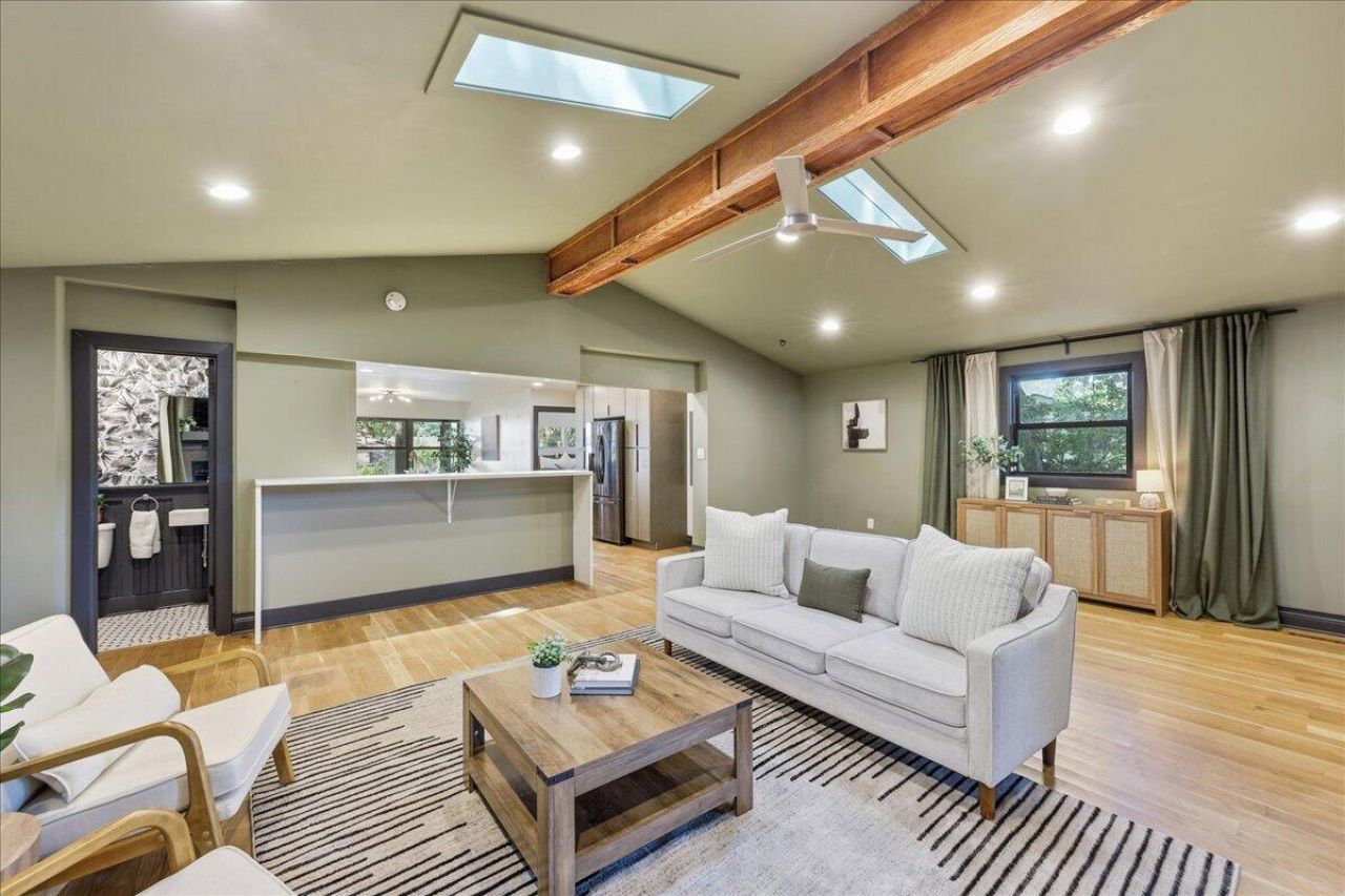 1203 Valley Drive Photo 6