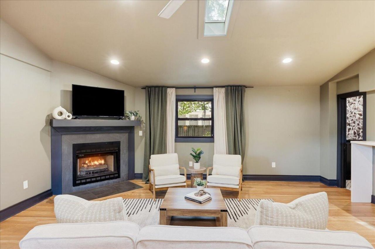 1203 Valley Drive Photo 8