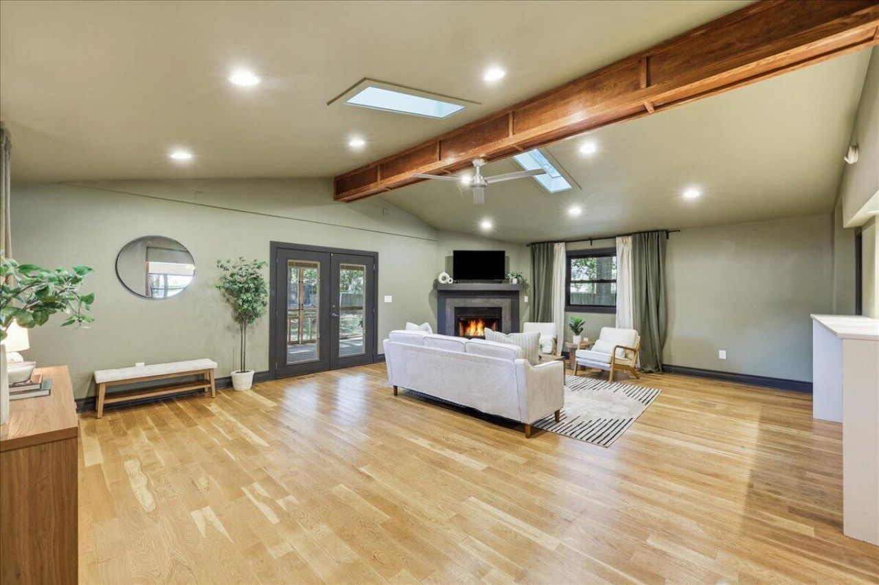 1203 Valley Drive Photo 9