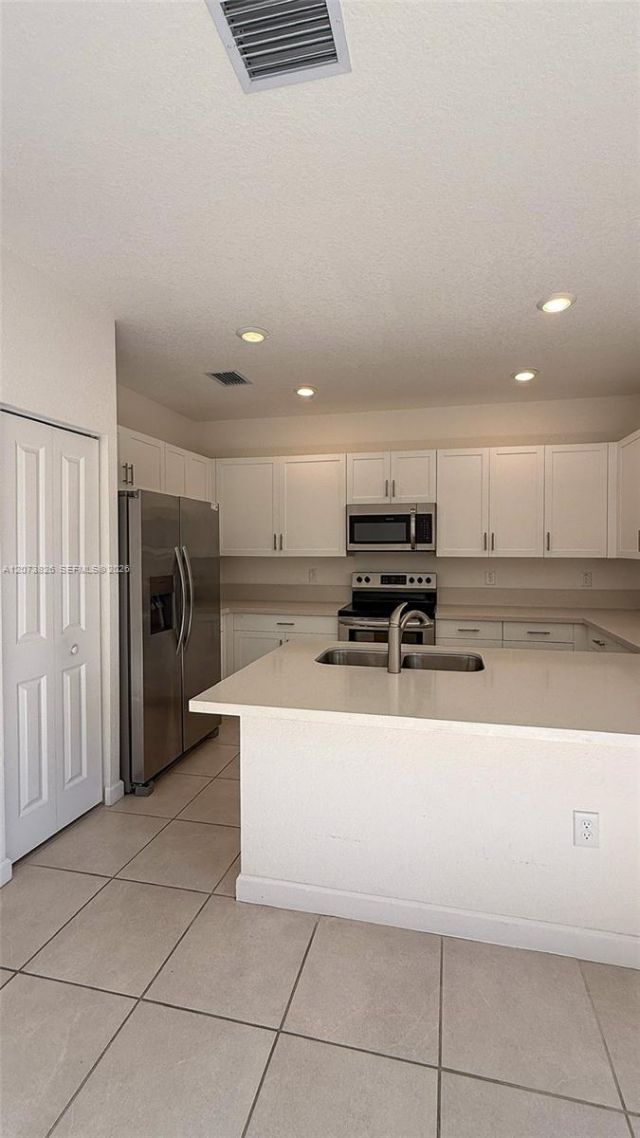 20800 NE 5th Ct, Miami, FL 33179 Photo