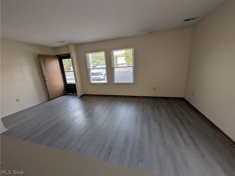 1563 Whitehall Boulevard, Kent, OH 44240 Photo 14
