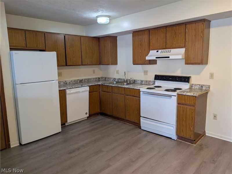 1563 Whitehall Boulevard, Kent, OH 44240 Photo 21