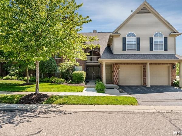 28126 Carlton Way Drive, Novi, Mi 48377