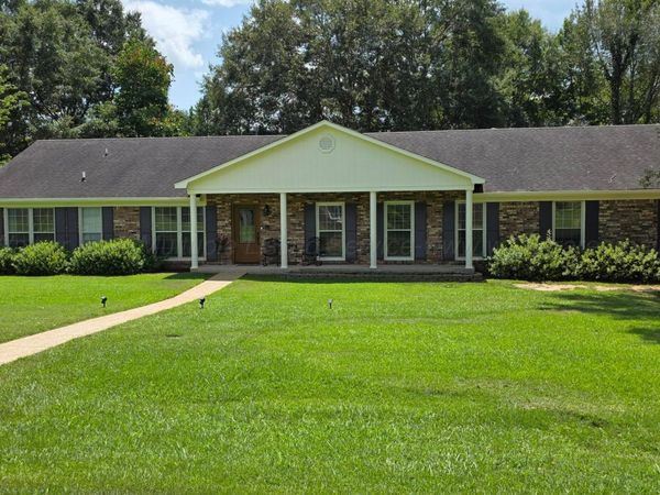 2140 PINEVIEW Cir, Fayette, AL 35555