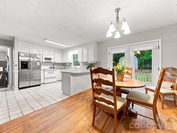 3933 MATTINGLY Drive, Hickory, NC 28602