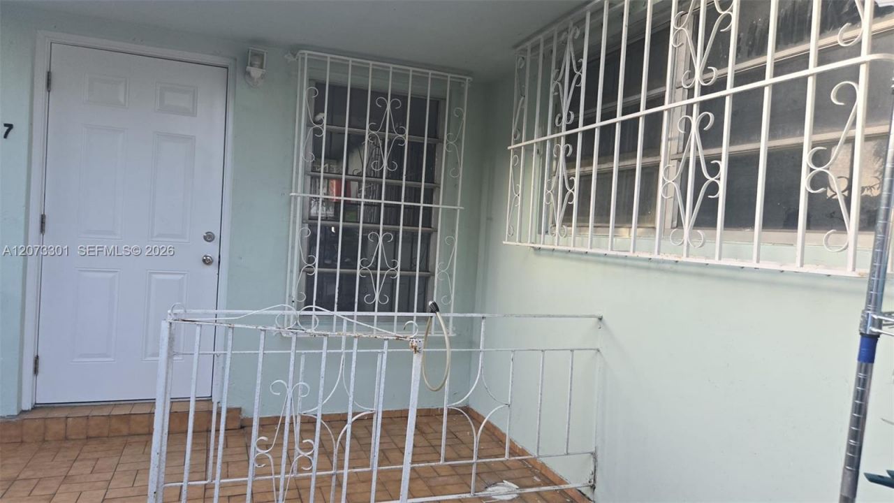 1345 NW 28th St , Unit 1, Miami, FL 33142 Photo