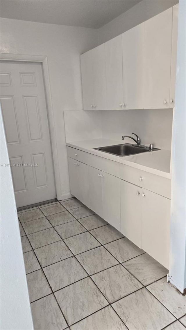 1345 NW 28th St , Unit 1, Miami, FL 33142 Photo