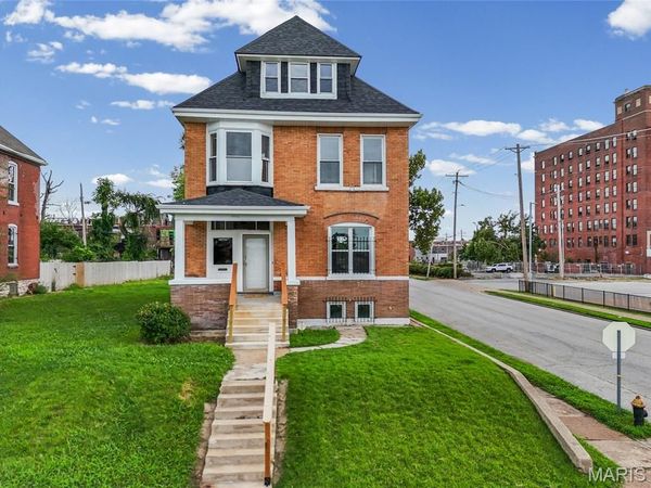 736 Aubert Avenue, St Louis, MO 63108