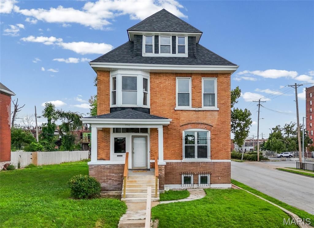 736 Aubert Avenue, Saint Louis, MO 63108 Main Photo