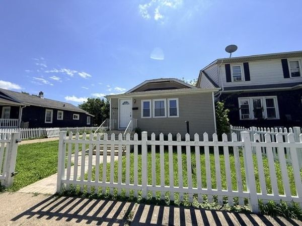 1045 W 104th Place, Chicago, IL 60643